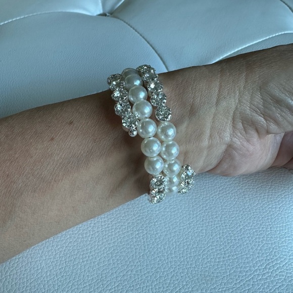 New Pearl Rhinestone Diamond Three Row Bangle Bracelet NWT - Picture 4 of 8